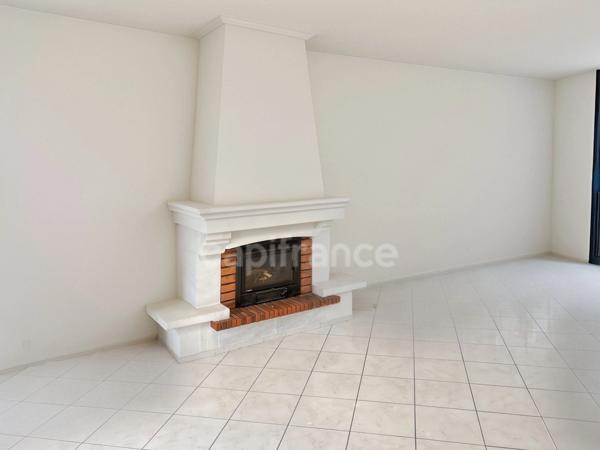 Maison à vendre vieux bourg ALLONNES (72) maison sur sous sol 3 chambres