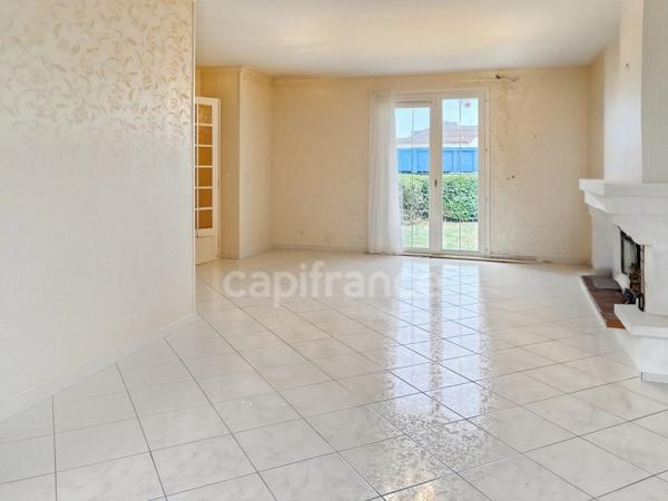 Maison à vendre vieux bourg ALLONNES (72) maison sur sous sol 3 chambres