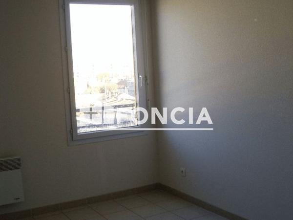 Location Appartement 2 pièces 31.4 m² - 76 BOULEVARD DE SOUVILLE Carpentras 84200