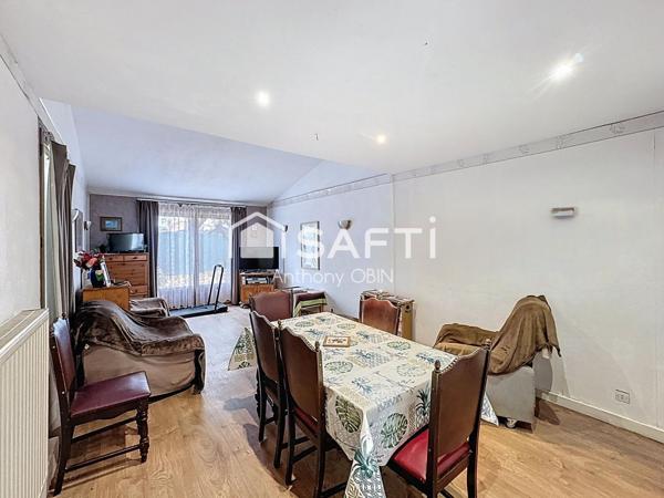 Maison semi individuelle, 3 chambres, 1 bureau, garage, jardin