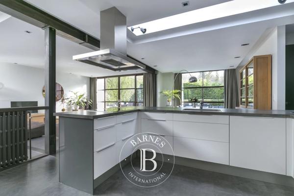 Rueil-Malmaison, Maison 7 Chambres -  896 m² à vendre