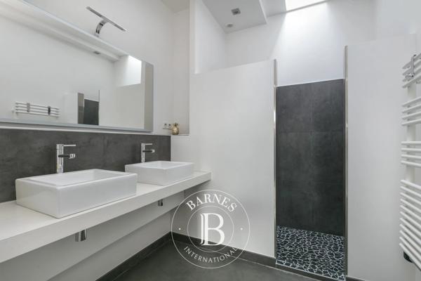Rueil-Malmaison, Maison 7 Chambres -  896 m² à vendre