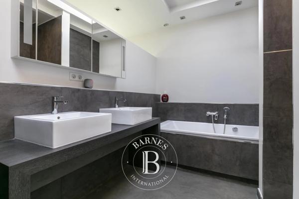 Rueil-Malmaison, Maison 7 Chambres -  896 m² à vendre