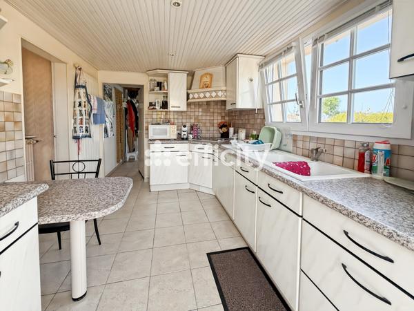 Maison
         4 pièces
        - 76 m² Exclusivité 212 000 € *