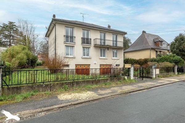 Immeuble à vendre |  Trélissac |  8 pièces | 240 m²