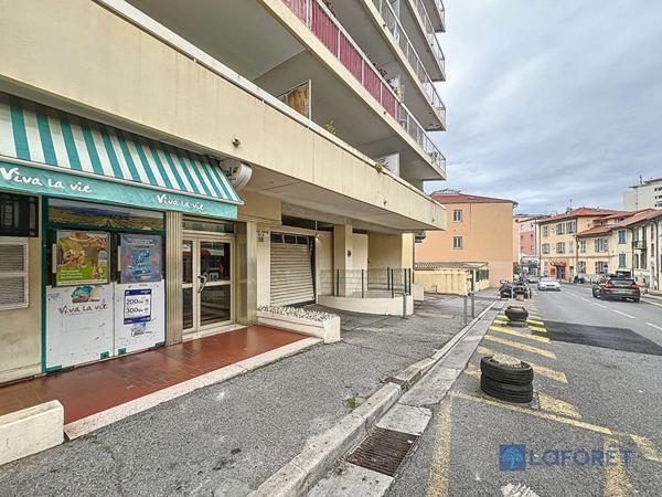 Location parking / box Nice - 150 €/mois