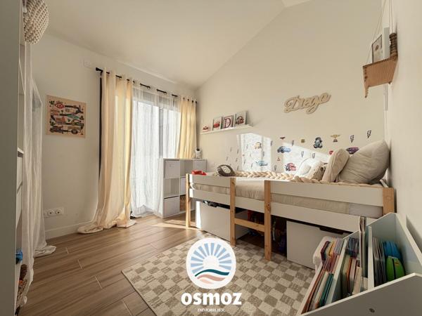 Maison de 2023 avec stationnements et garage !