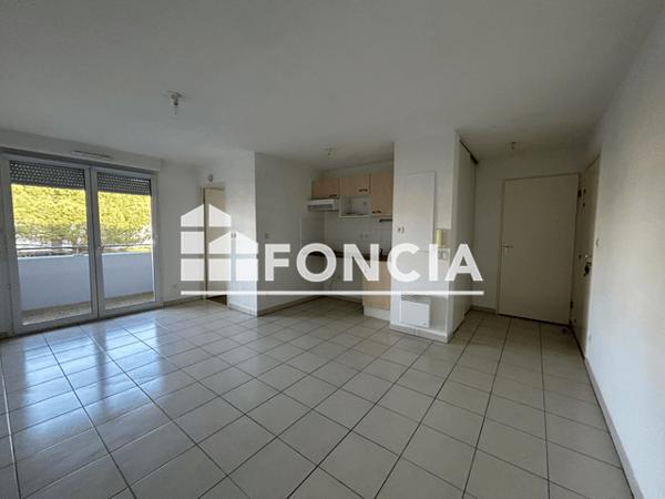 Location Appartement 2 pièces 35.52 m² - 7 TER RUE PAUL BEME Le Passage 47520