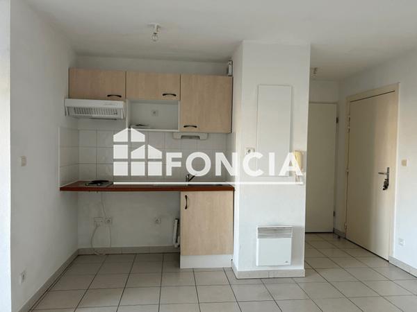 Location Appartement 2 pièces 35.52 m² - 7 TER RUE PAUL BEME Le Passage 47520