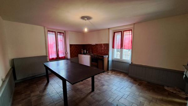 Maison à vendre 5 pièces COMBEAUFONTAINE (70)