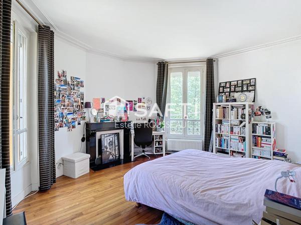 Villa avec piscine, dépendance, commodités à 2 pas