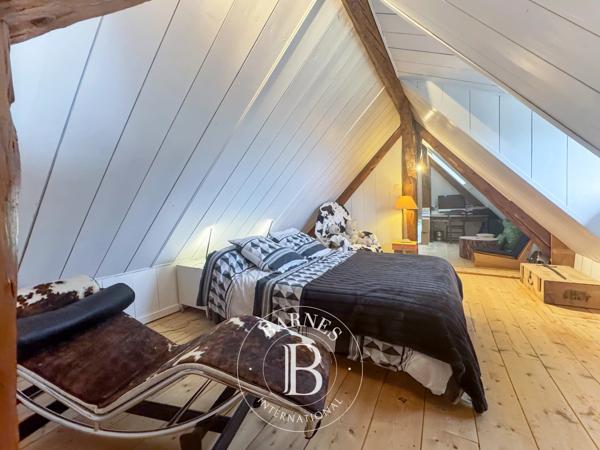 Chambéry, Propriété 3 Chambres -  193 m² à vendre