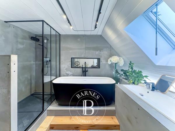 Chambéry, Propriété 3 Chambres -  193 m² à vendre