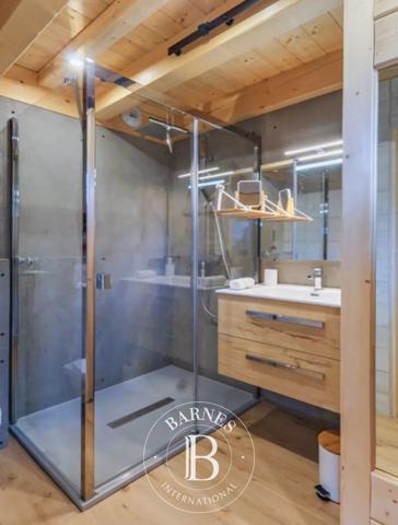 Chambéry, Propriété 3 Chambres -  193 m² à vendre