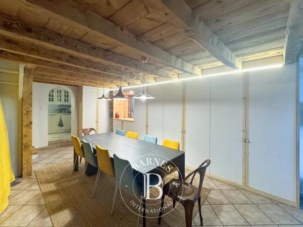 Chambéry, Propriété 3 Chambres -  193 m² à vendre