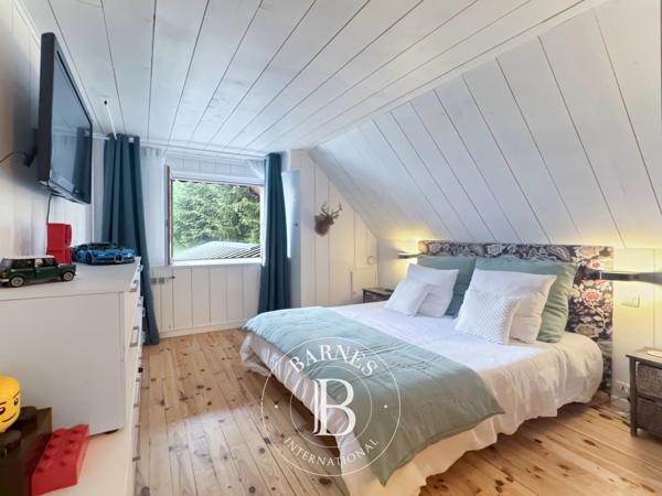 Chambéry, Propriété 3 Chambres -  193 m² à vendre