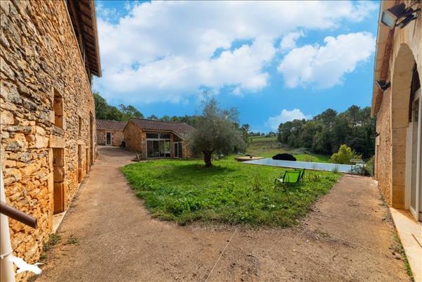 Maison à vendre |  Puy-l'Évêque |  6 pièces | 225 m²