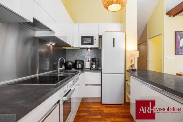 A Vendre - Saint Gilles les Bains - Vue incroyable - Appt F3 Duplex - 2 terrasses - Parking sous sol