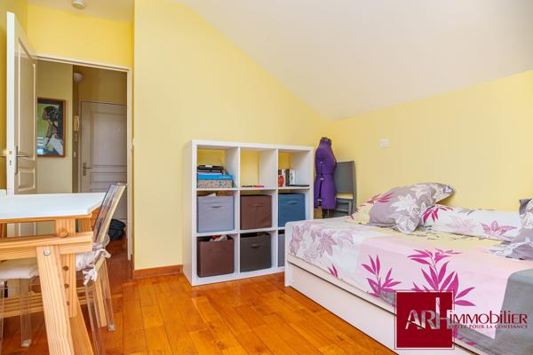 A Vendre - Saint Gilles les Bains - Vue incroyable - Appt F3 Duplex - 2 terrasses - Parking sous sol