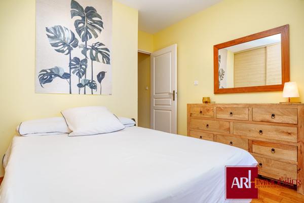 A Vendre - Saint Gilles les Bains - Vue incroyable - Appt F3 Duplex - 2 terrasses - Parking sous sol