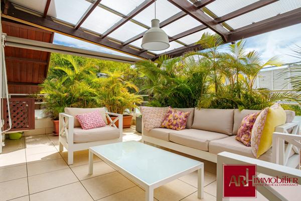A Vendre - Saint Gilles les Bains - Vue incroyable - Appt F3 Duplex - 2 terrasses - Parking sous sol