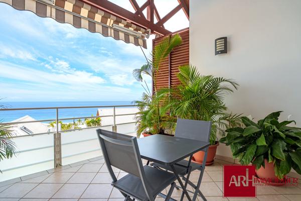 A Vendre - Saint Gilles les Bains - Vue incroyable - Appt F3 Duplex - 2 terrasses - Parking sous sol