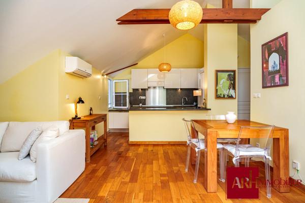 A Vendre - Saint Gilles les Bains - Vue incroyable - Appt F3 Duplex - 2 terrasses - Parking sous sol