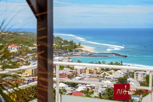 A Vendre - Saint Gilles les Bains - Vue incroyable - Appt F3 Duplex - 2 terrasses - Parking sous sol