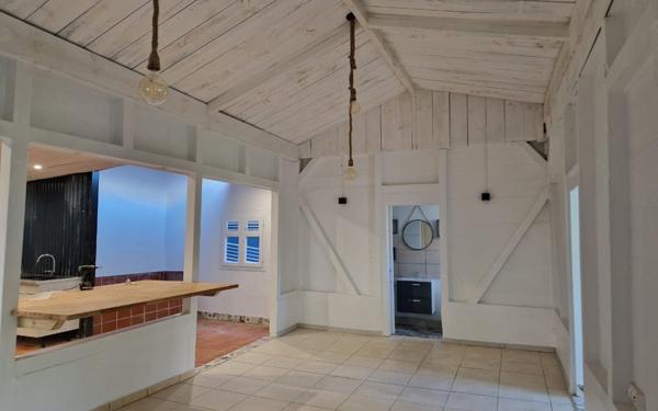 Maison à louer    3 pièces •  Schoelcher