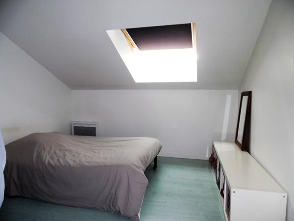 DUPLEX NON MEUBLÉ AVEC BALCON ET GARAGE, PROCHE CENTRE VILLE