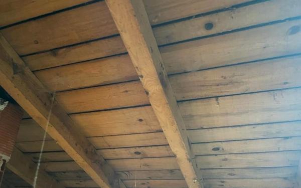 Immeuble à vendre    8 pièces •  Saint-Bonnet-le-Château