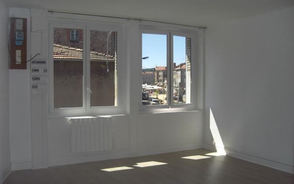 Immeuble à vendre    8 pièces •  Saint-Bonnet-le-Château