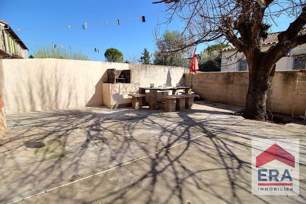 Maison de maître 5 pièces à vendre à Monteux - 3 chambres - 1 bureau - Jardin