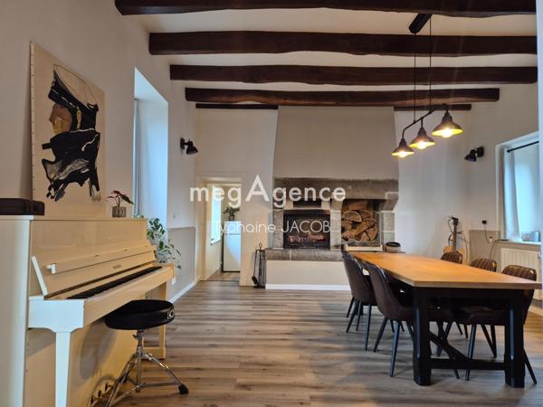 Maison à PLOEZAL, 22260 - 10 pièces 223m²