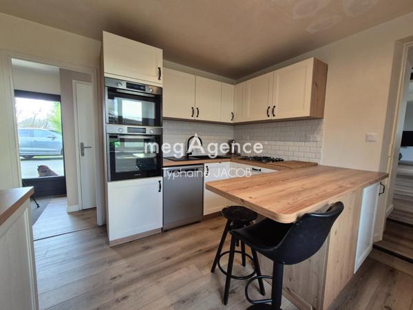 Maison à PLOEZAL, 22260 - 10 pièces 223m²