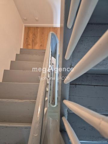 Maison à PLOEZAL, 22260 - 10 pièces 223m²