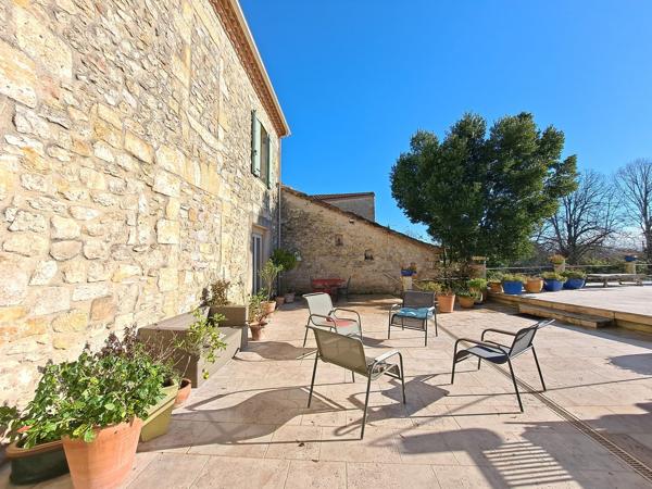 Charmante maison de village avec maison d'amis et jardin