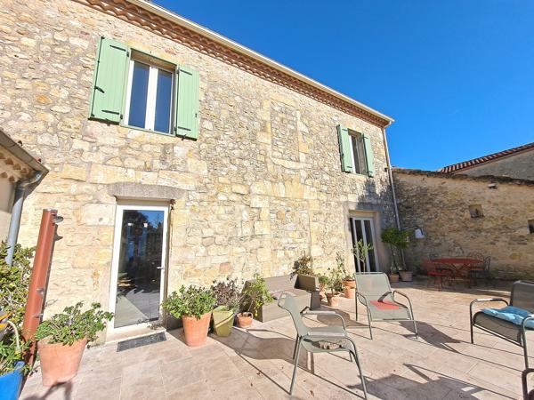 Charmante maison de village avec maison d'amis et jardin
