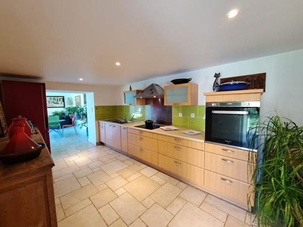 Charmante maison de village avec maison d'amis et jardin