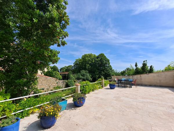 Charmante maison de village avec maison d'amis et jardin