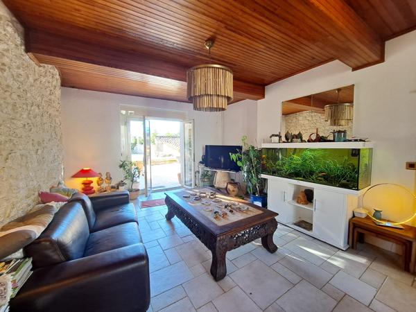 Charmante maison de village avec maison d'amis et jardin