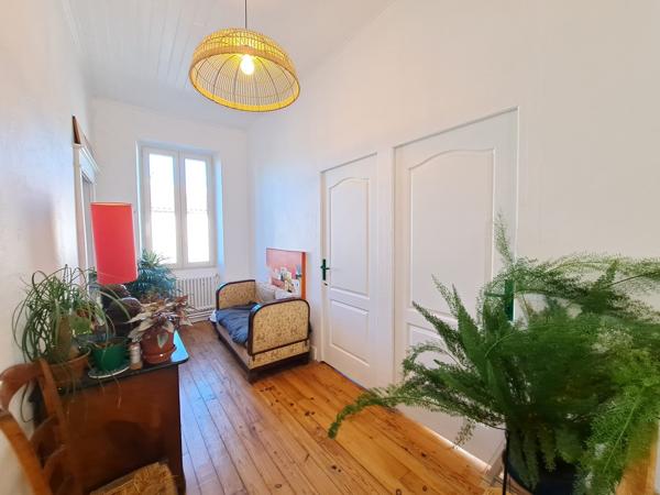 Charmante maison de village avec maison d'amis et jardin
