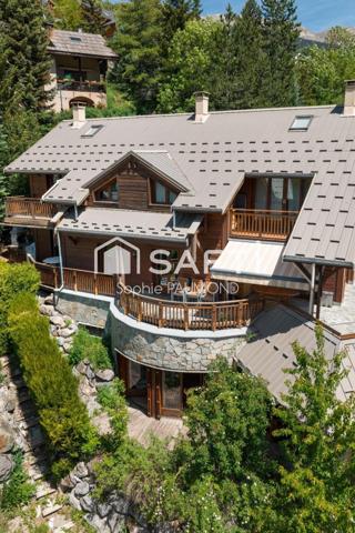 T6 de 140 m2 avec terrasse de 70 m2 et garage