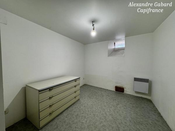 LA REOLE CENTRE VILLE - Maison en pierres avec balcon