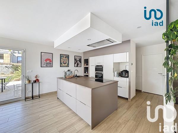 Maison 5 pièces de 123 m² à Peaugres (07340)