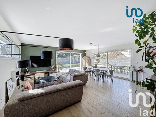 Maison 5 pièces de 123 m² à Peaugres (07340)