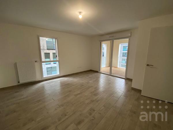 T3 QUARTIER BASSIN A FLOT AVEC TERRASSE