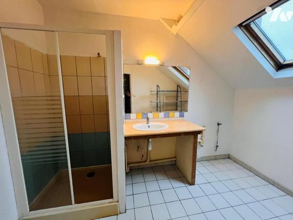 Appartement face à la gare de SAUMUR 