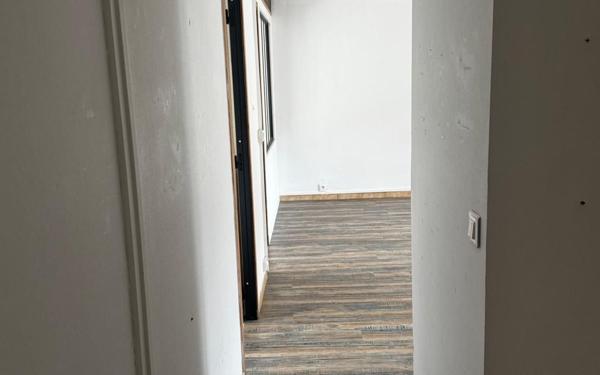 Appartement à louer    3 pièces • 82 m2 Villemomble
