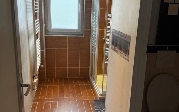 Appartement à louer    3 pièces • 82 m2 Villemomble